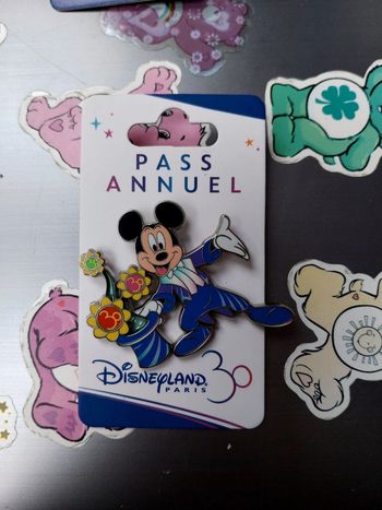 Pins Disney 30 ans mickey disneyland Paris