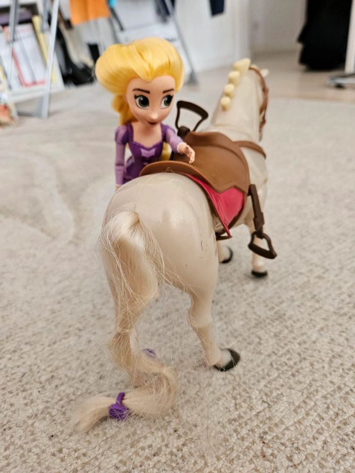 Disney Princesses Raiponce et Maximus - photo numéro 3