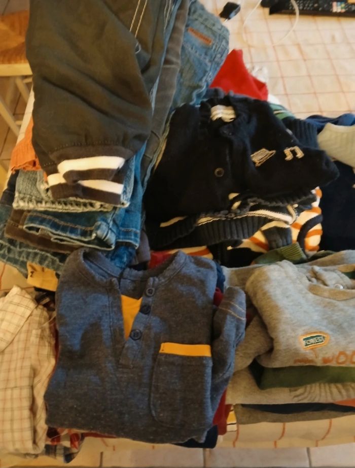 Lot 56 vêtements 12 mois