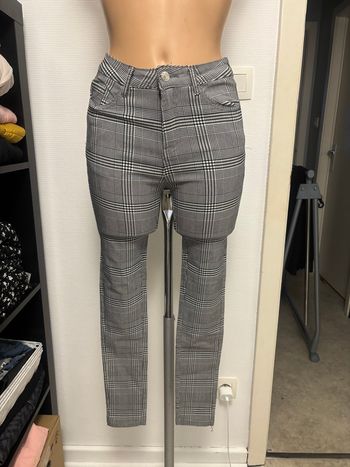 Pantalon à carreaux neuf