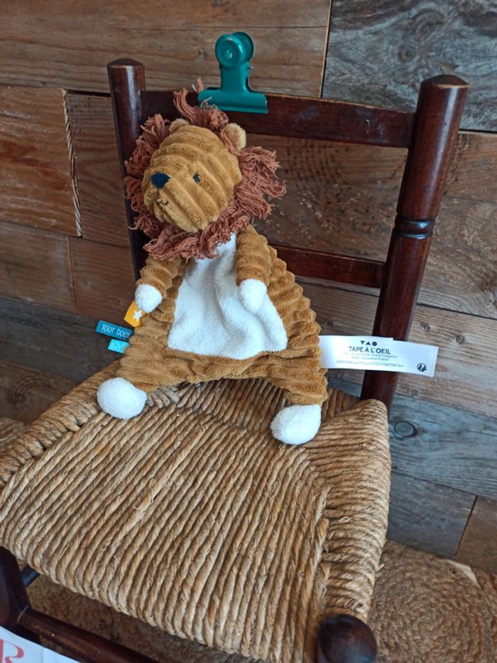 Doudou Lion tape à l'oeil tbe tao - photo numéro 3