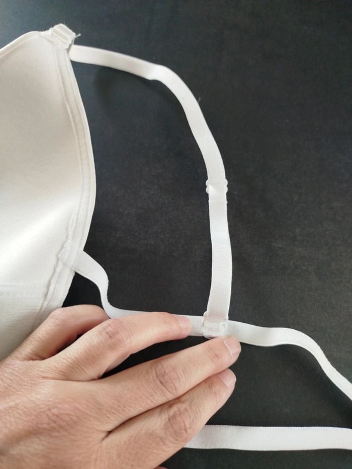 Soutien gorge dos nus - photo numéro 4