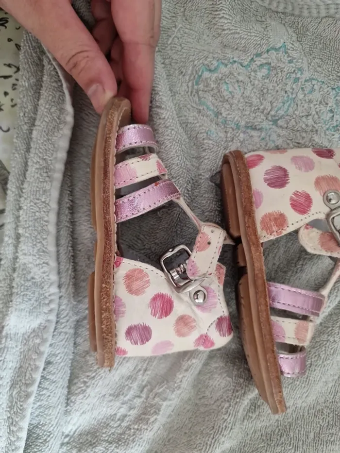 Chaussures fille taille 21 - photo numéro 8