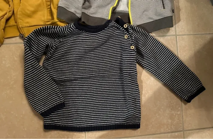 Lot de 3 gilets / pulls taille 3 ans - photo numéro 2