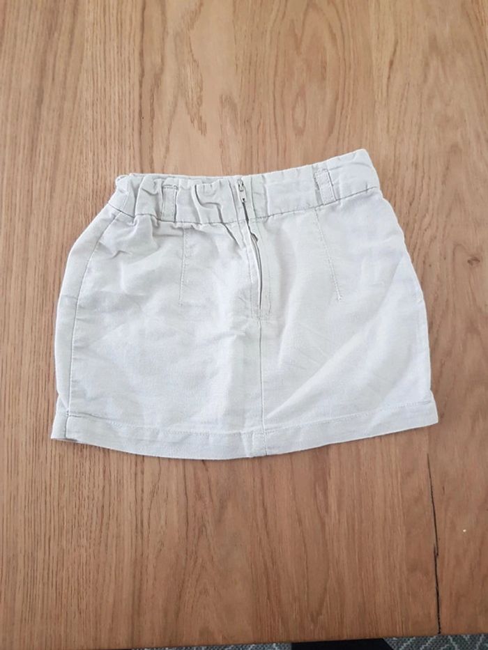 Jupe beige reflet doré taille 4 ans très bon état - photo numéro 4
