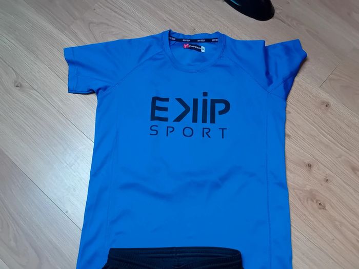 Ensemble short et tee shirt Taille 10-12 ans - photo numéro 2