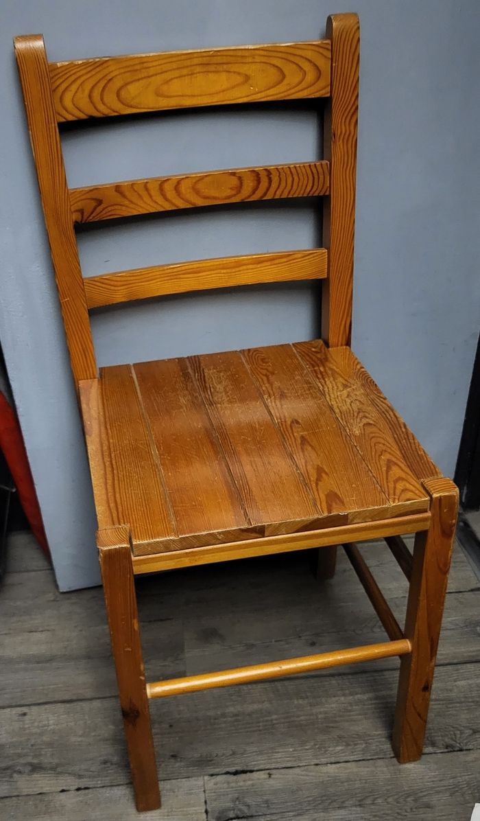 Chaise en bois massif vintage à restaurer très robuste - photo numéro 12