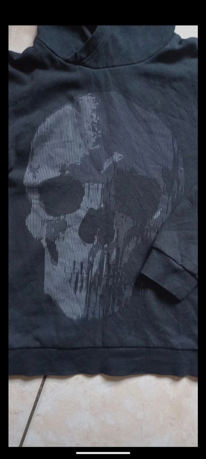 Pull avec capuche - photo numéro 2