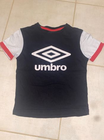 T-shirt umbro pour enfants en taille 6 ans
