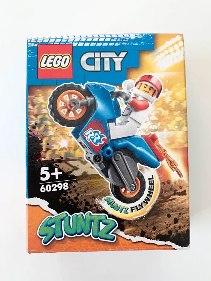 Pack lego city 60298 - La moto de cascade Fusée - photo numéro 3