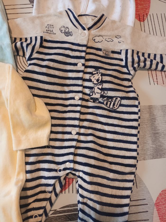 Lot 4 pyjamas qui s'ouvrent devant Taille 1 mois - photo numéro 3