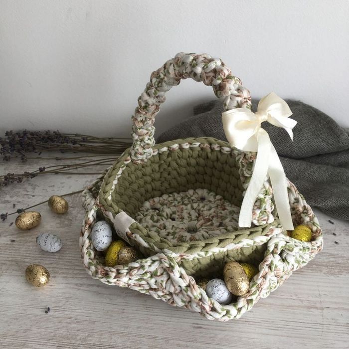 Panier de Pâque, centre de table, corbeille à pain, bonbonnière,cadeau fait main