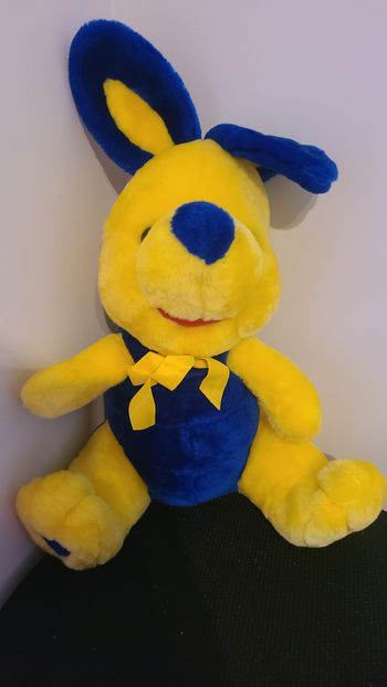 doudou SOURIS jaune bleu