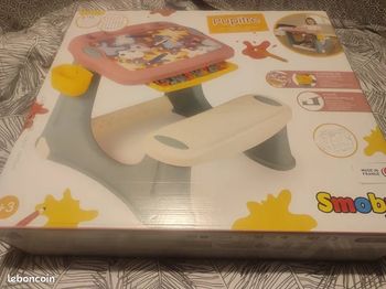 Pupitre smoby neuf jamais ouvert