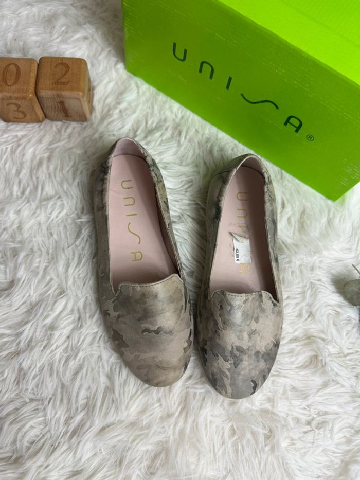 Paire de slipper Unisa taille 31 - photo numéro 2