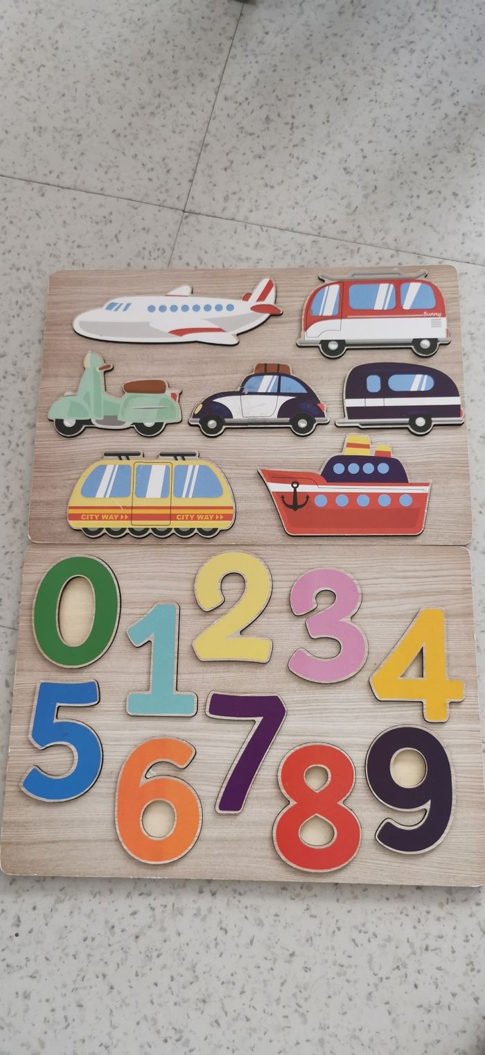 Puzzle en bois chiifre et moyen de transport