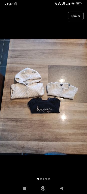 Lot gilets / pull 1 mois