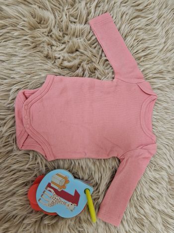 Body  bébé fille comme neuf tailles 1  mois