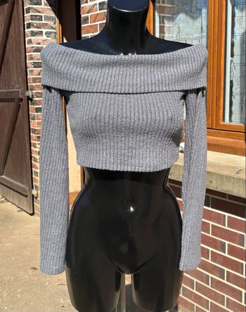🩶 Top court gris col bardot – Taille M (38)