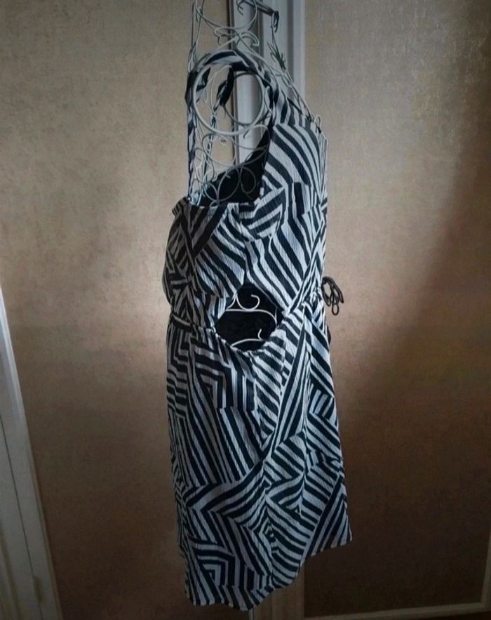 Robe noir blanc jennyfer taille M - photo numéro 3