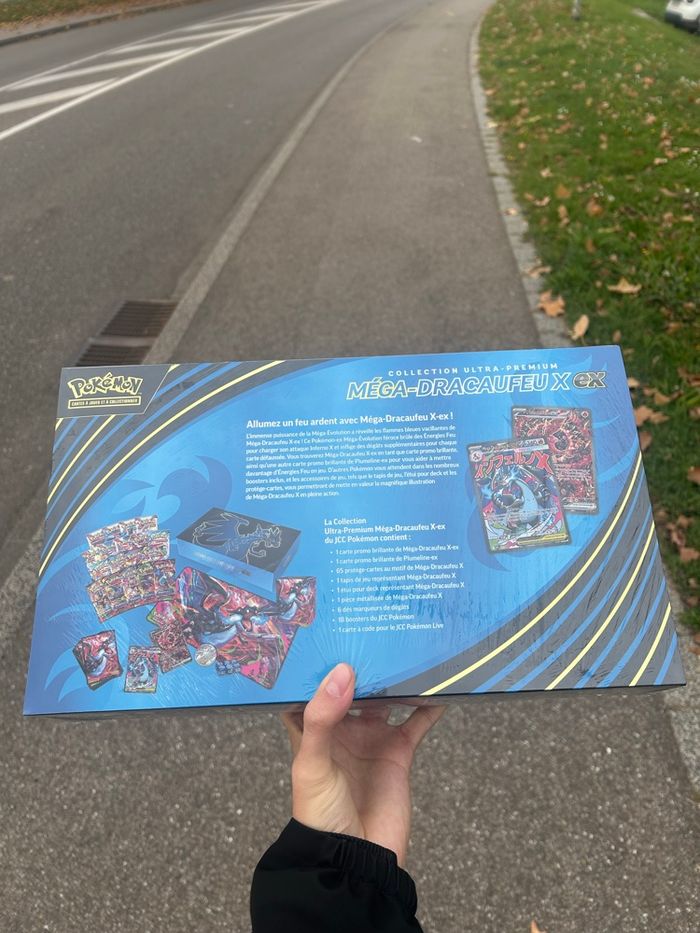 UPC Pokémon Dracaufeu flammes fantasmagoriques - photo numéro 2