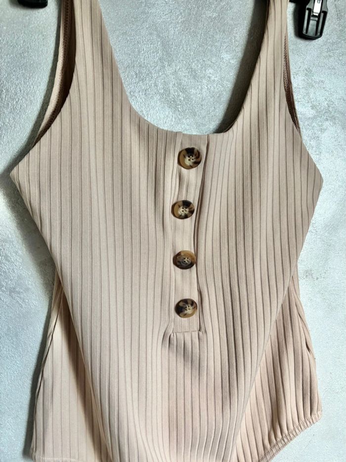 Body nude côtelé PrettyLittleThing - photo numéro 3