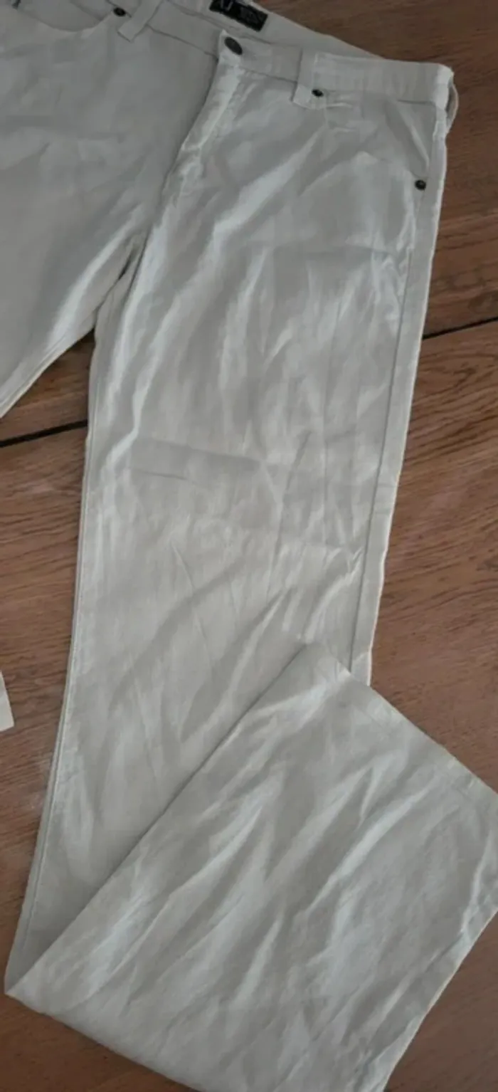 Pantalon Lin Armani Jeans taille 30 – coupe droite élégante - photo numéro 3