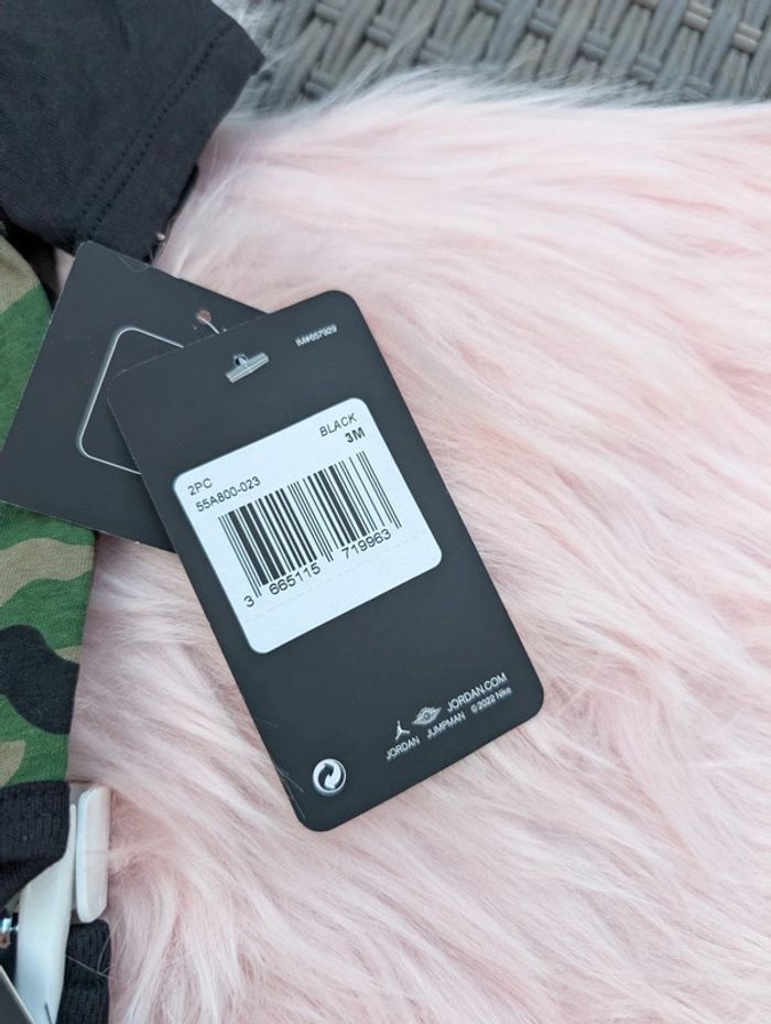 Ensemble Nike air Jordan neuf. 3 mois - photo numéro 7