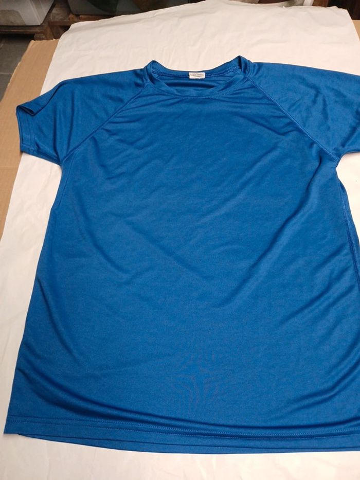 Tee-shirt sport - photo numéro 3