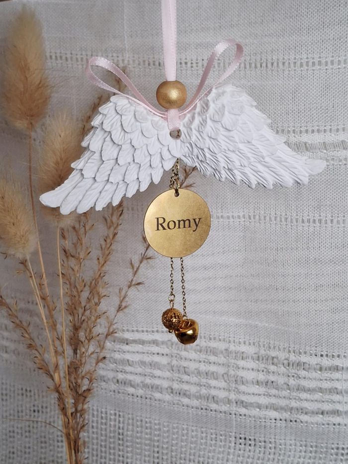 Ailes d’Ange avec Médaille Personnalisée – Décoration d’Hommage et Souvenir d'un être cher - photo numéro 3