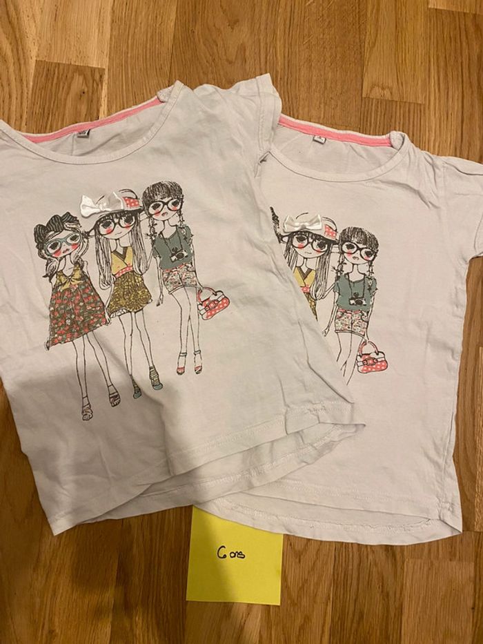 Lot 2 tshirts 6 ans