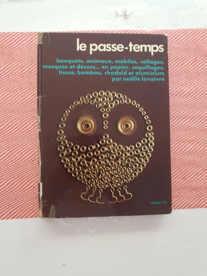 Livre vintage le passe temps
