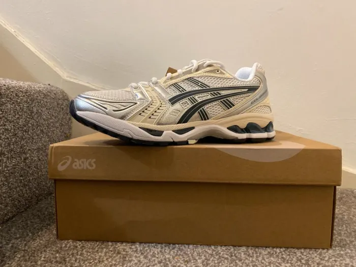Asics Gel-Kayano 14 Blanc Noir Argent Taille 40 - photo numéro 2