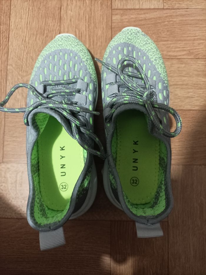 2 PAIRES DE BASKET TAILLE 32 - FILA ET UNYK - photo numéro 2