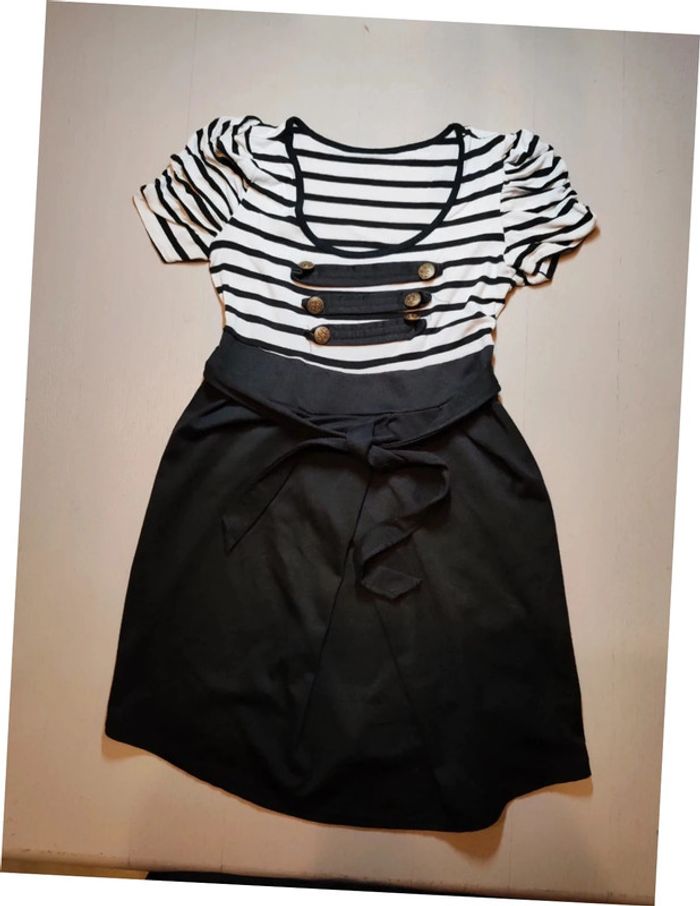 Robe wednesday mercredi Adams gothic courte Black White noir blanche