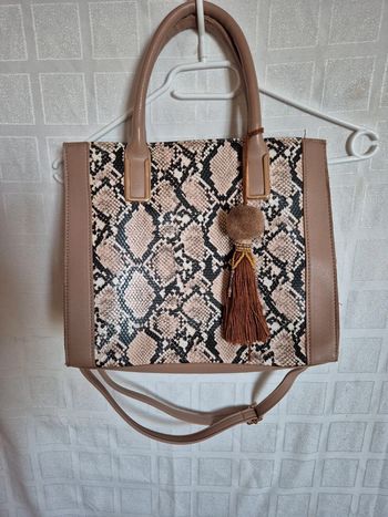 sac à main beige imprimé serpent