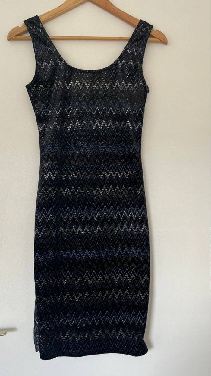 Robe moulante - photo numéro 4