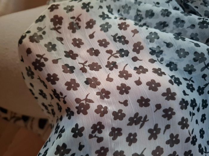 Robe de plage transparente motif fleure noir et blanche - photo numéro 2