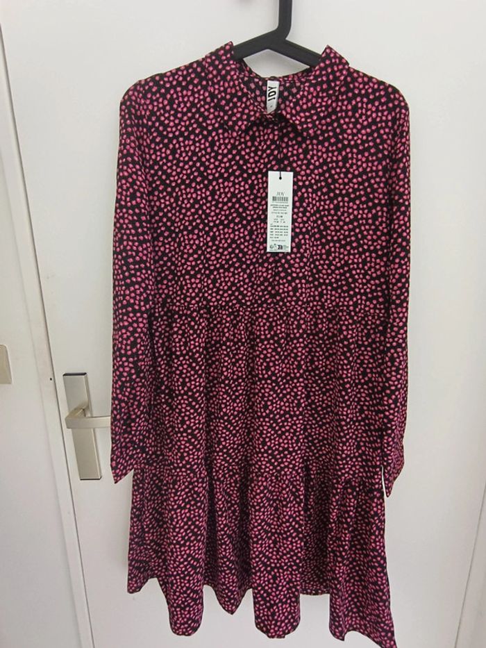 Robe chemise noire motif fleurs roses Taille 36 JDY Neuf avec étiquette - photo numéro 2