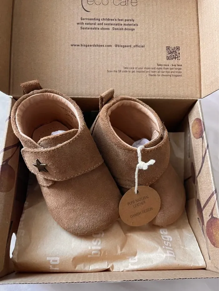 Magnifiques petites chaussures en cuir souple Bisgaard pour les premiers pas de bébé taille 19 - photo numéro 5