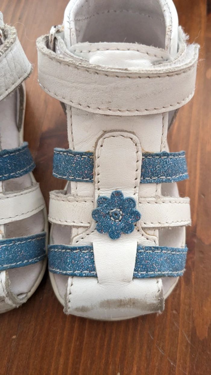 Sandale blanche et bleu paillettes bébé - photo numéro 6