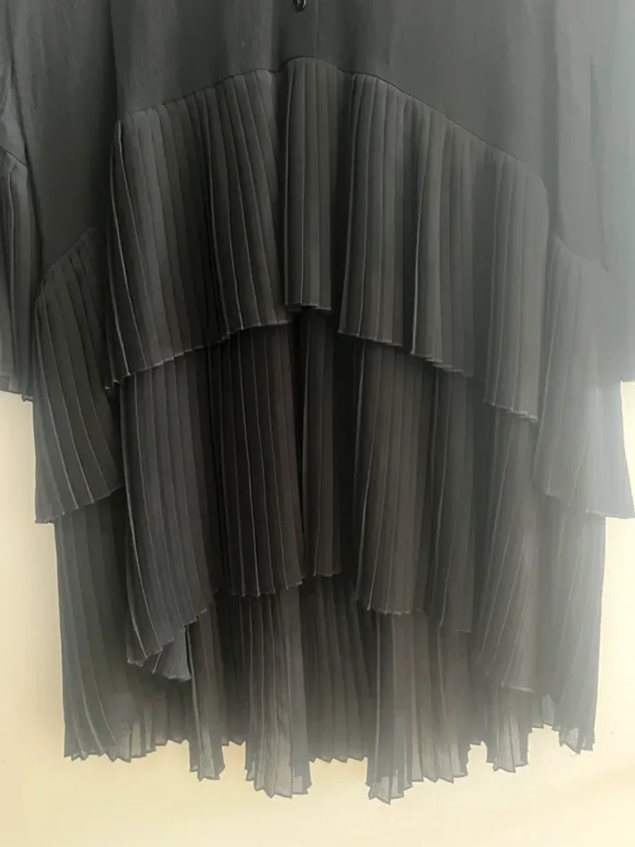 Robe Zara à volants - Neuve - taille M  🖤 - photo numéro 5