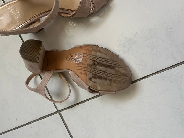 Nu pieds - photo numéro 2