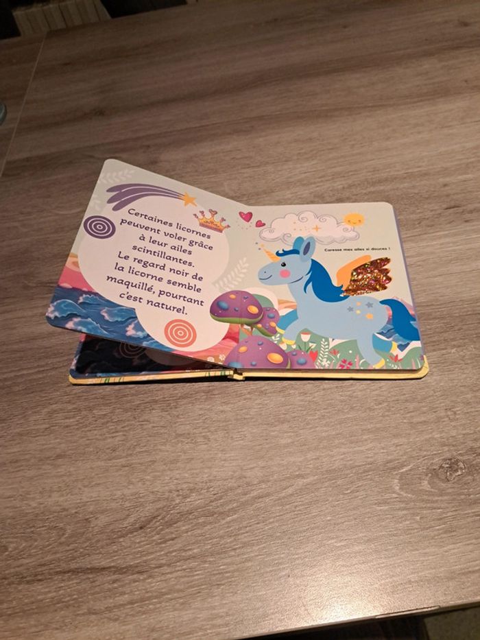 Licornes magiques Livre scintillant à caresser - photo numéro 4
