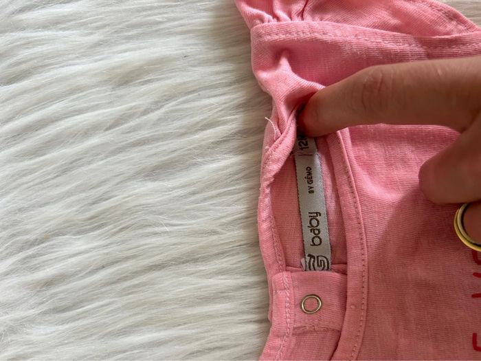 Très beau tee shirt je veux des millions de bisous 🥰 taille 12 mois gemo - photo numéro 2