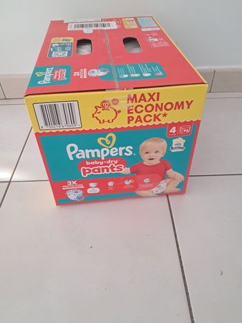 A vendre couches pampers pants taille 4