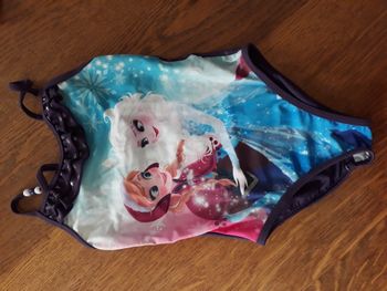 2 maillots de bain fille Disney  6 ans