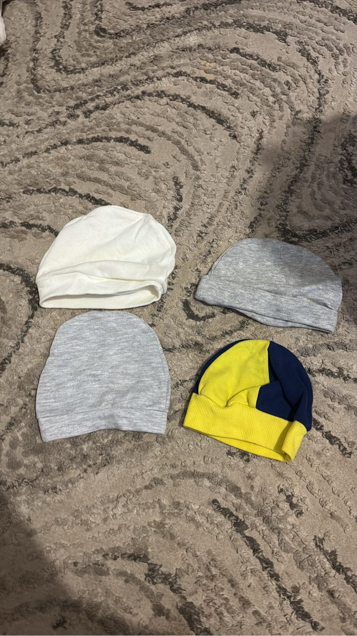 4 bonnets nouveau né