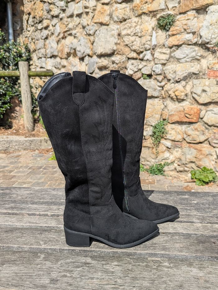 Bottes santiags Houston noir suédine
Pointure 36 - photo numéro 5