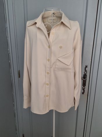 Blouse, peu également être portée en sur chemise